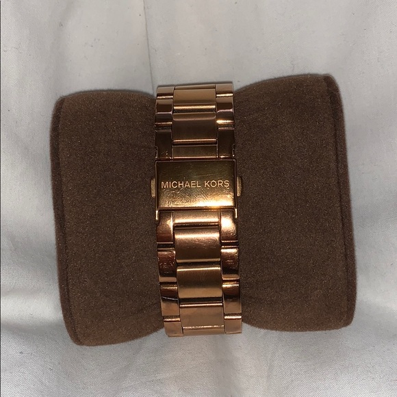 Authentic Michael Kors Watch Rose Gold - Picture 3 of 5